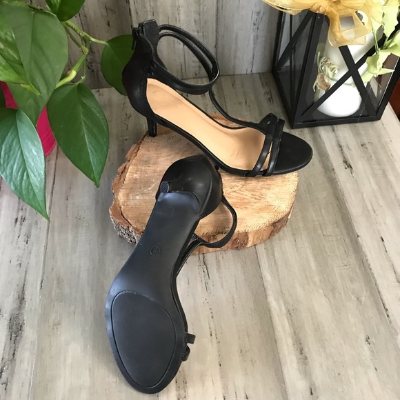 Black Heels - Picture 7 of 7